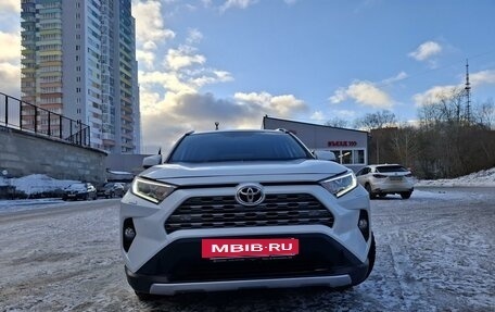 Toyota RAV4, 2021 год, 4 200 000 рублей, 10 фотография