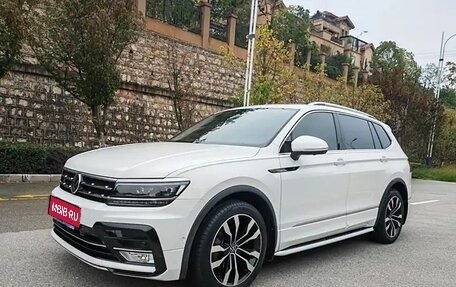 Volkswagen Tiguan II, 2021 год, 3 500 000 рублей, 1 фотография