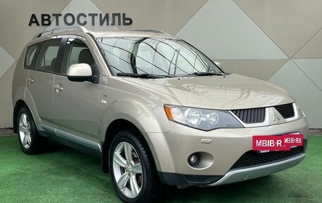 Mitsubishi Outlander III рестайлинг 3, 2007 год, 1 077 000 рублей, 2 фотография