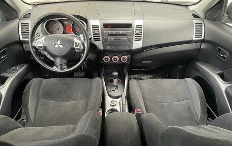 Mitsubishi Outlander III рестайлинг 3, 2007 год, 1 077 000 рублей, 13 фотография