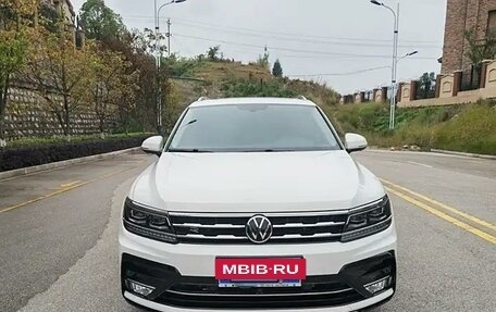 Volkswagen Tiguan II, 2021 год, 3 500 000 рублей, 2 фотография