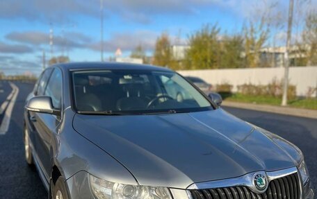 Skoda Superb III рестайлинг, 2012 год, 1 050 000 рублей, 10 фотография