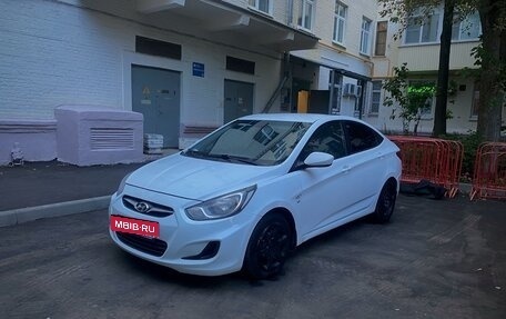 Hyundai Solaris II рестайлинг, 2013 год, 645 000 рублей, 5 фотография