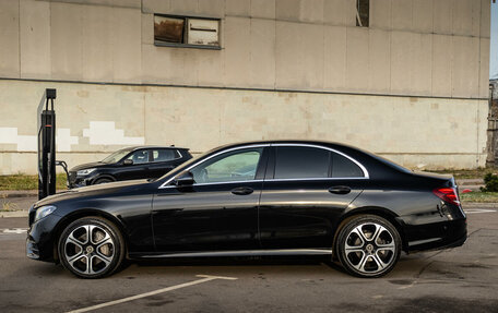 Mercedes-Benz E-Класс, 2019 год, 3 990 000 рублей, 11 фотография