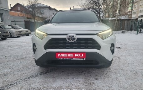 Toyota RAV4, 2020 год, 3 600 000 рублей, 4 фотография