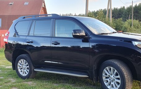 Toyota Land Cruiser Prado 150 рестайлинг 2, 2015 год, 4 100 000 рублей, 1 фотография