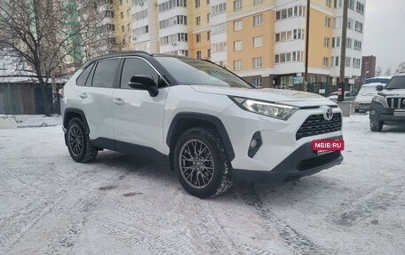 Toyota RAV4, 2020 год, 3 600 000 рублей, 8 фотография