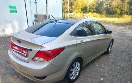 Hyundai Solaris II рестайлинг, 2012 год, 899 999 рублей, 4 фотография