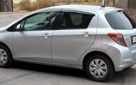 Toyota Vitz, 2012 год, 800 000 рублей, 11 фотография