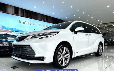 Toyota Sienna, 2023 год, 6 677 000 рублей, 1 фотография