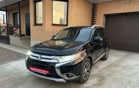 Mitsubishi Outlander III рестайлинг 3, 2017 год, 2 890 000 рублей, 4 фотография