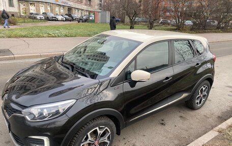 Renault Kaptur I рестайлинг, 2019 год, 2 000 000 рублей, 2 фотография