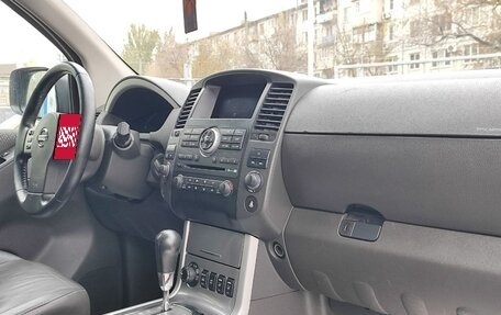 Nissan Pathfinder, 2013 год, 1 930 000 рублей, 32 фотография