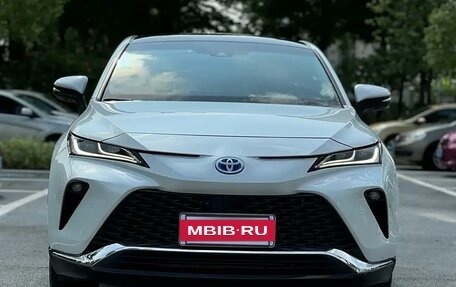 Toyota Venza, 2022 год, 3 800 000 рублей, 2 фотография