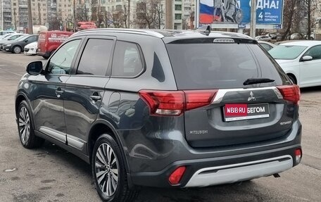 Mitsubishi Outlander III рестайлинг 3, 2019 год, 2 439 000 рублей, 5 фотография