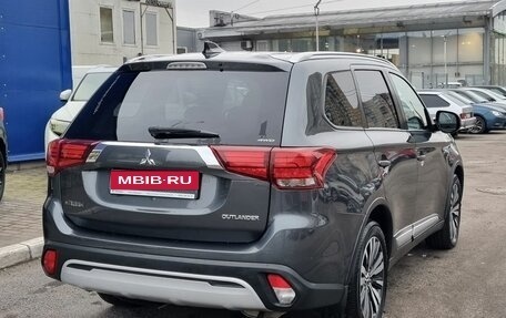 Mitsubishi Outlander III рестайлинг 3, 2019 год, 2 439 000 рублей, 4 фотография