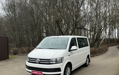 Volkswagen Caravelle T6 рестайлинг, 2018 год, 3 500 000 рублей, 1 фотография