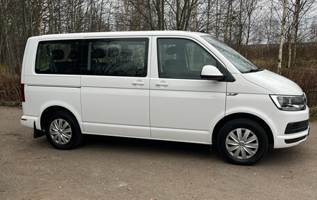 Volkswagen Caravelle T6 рестайлинг, 2018 год, 3 500 000 рублей, 4 фотография