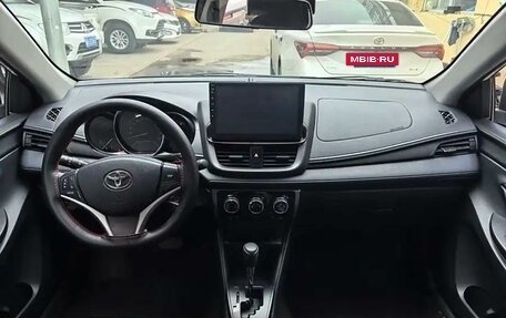 Toyota Yaris XP150 рестайлинг, 2021 год, 1 590 000 рублей, 2 фотография