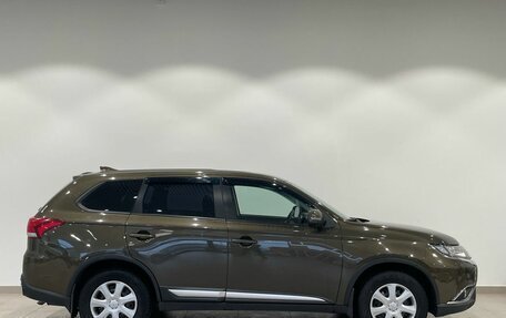 Mitsubishi Outlander III рестайлинг 3, 2018 год, 1 739 000 рублей, 7 фотография