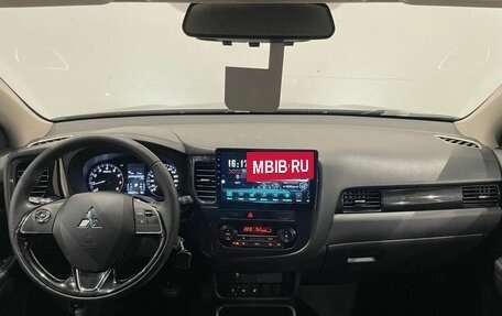 Mitsubishi Outlander III рестайлинг 3, 2018 год, 1 739 000 рублей, 16 фотография