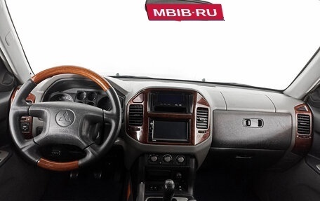 Mitsubishi Pajero III рестайлинг, 2005 год, 736 000 рублей, 14 фотография