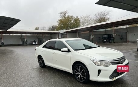 Toyota Camry, 2017 год, 1 800 000 рублей, 3 фотография