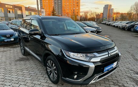 Mitsubishi Outlander III рестайлинг 3, 2019 год, 2 245 000 рублей, 3 фотография