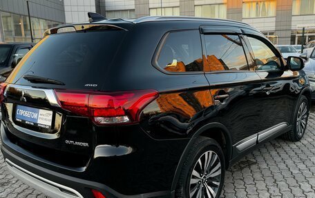 Mitsubishi Outlander III рестайлинг 3, 2019 год, 2 245 000 рублей, 4 фотография