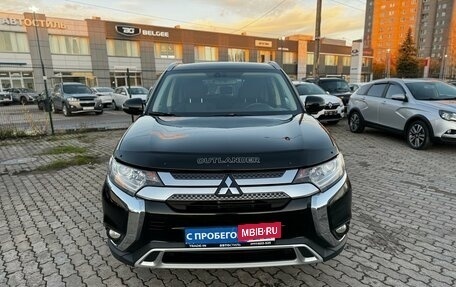 Mitsubishi Outlander III рестайлинг 3, 2019 год, 2 245 000 рублей, 2 фотография