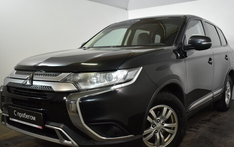 Mitsubishi Outlander III рестайлинг 3, 2018 год, 2 069 000 рублей, 3 фотография