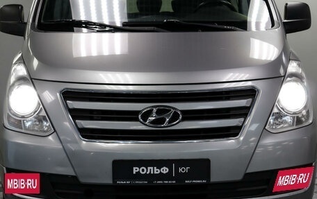 Hyundai H-1 II рестайлинг, 2016 год, 2 150 000 рублей, 22 фотография