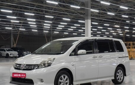 Toyota ISis I, 2012 год, 1 650 000 рублей, 1 фотография