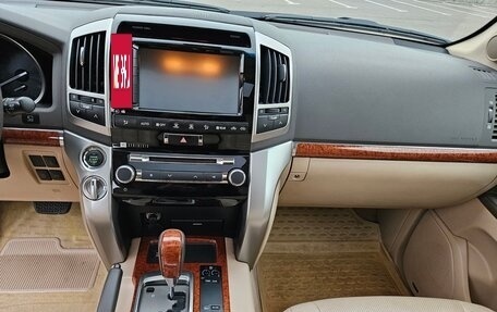 Toyota Land Cruiser 200, 2013 год, 4 250 000 рублей, 10 фотография