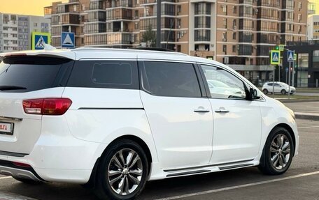 KIA Carnival III, 2017 год, 2 840 000 рублей, 5 фотография