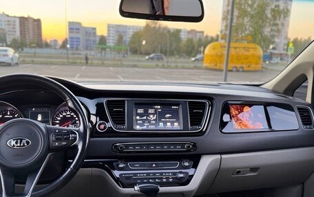 KIA Carnival III, 2017 год, 2 840 000 рублей, 14 фотография