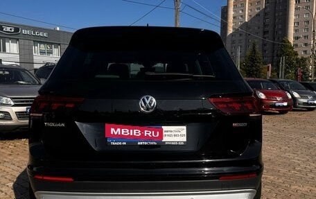 Volkswagen Tiguan II, 2019 год, 2 655 000 рублей, 5 фотография