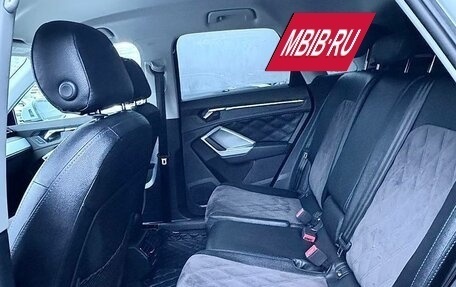 Audi Q3, 2018 год, 2 995 000 рублей, 9 фотография