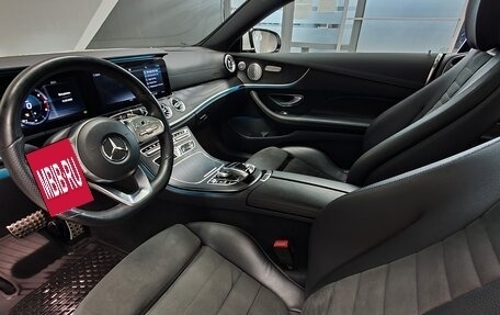 Mercedes-Benz E-Класс, 2018 год, 3 965 000 рублей, 30 фотография