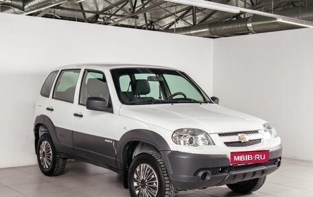 Chevrolet Niva I рестайлинг, 2018 год, 837 400 рублей, 2 фотография