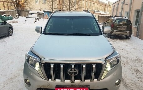 Toyota Land Cruiser Prado 150 рестайлинг 2, 2016 год, 4 300 000 рублей, 14 фотография