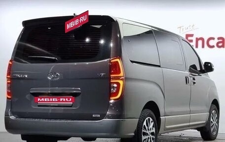 Hyundai Grand Starex Grand Starex I рестайлинг 2, 2020 год, 3 724 850 рублей, 2 фотография