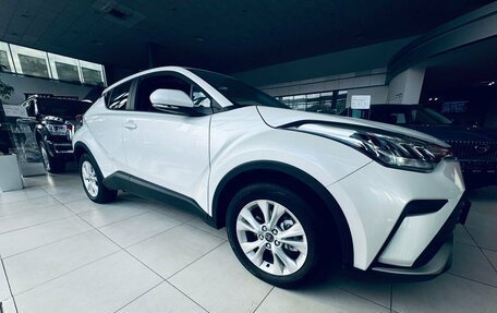 Toyota C-HR I рестайлинг, 2024 год, 3 900 000 рублей, 8 фотография