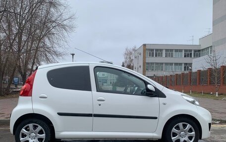 Peugeot 107 I рестайлинг, 2011 год, 549 000 рублей, 8 фотография