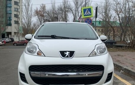 Peugeot 107 I рестайлинг, 2011 год, 549 000 рублей, 2 фотография