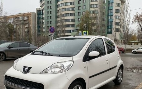 Peugeot 107 I рестайлинг, 2011 год, 549 000 рублей, 3 фотография