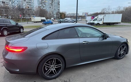 Mercedes-Benz E-Класс, 2019 год, 4 400 000 рублей, 4 фотография