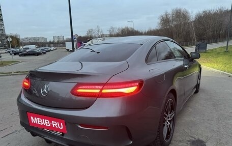 Mercedes-Benz E-Класс, 2019 год, 4 400 000 рублей, 3 фотография