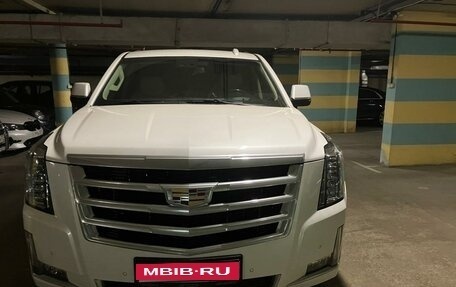 Cadillac Escalade IV, 2019 год, 6 950 000 рублей, 1 фотография