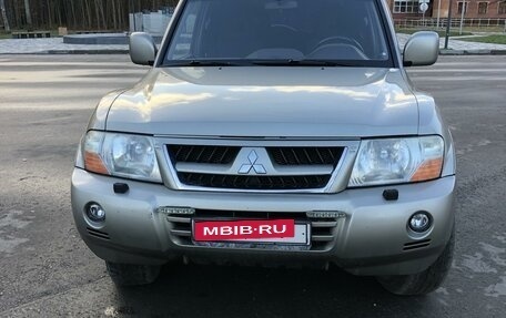 Mitsubishi Pajero III рестайлинг, 2006 год, 1 070 000 рублей, 2 фотография